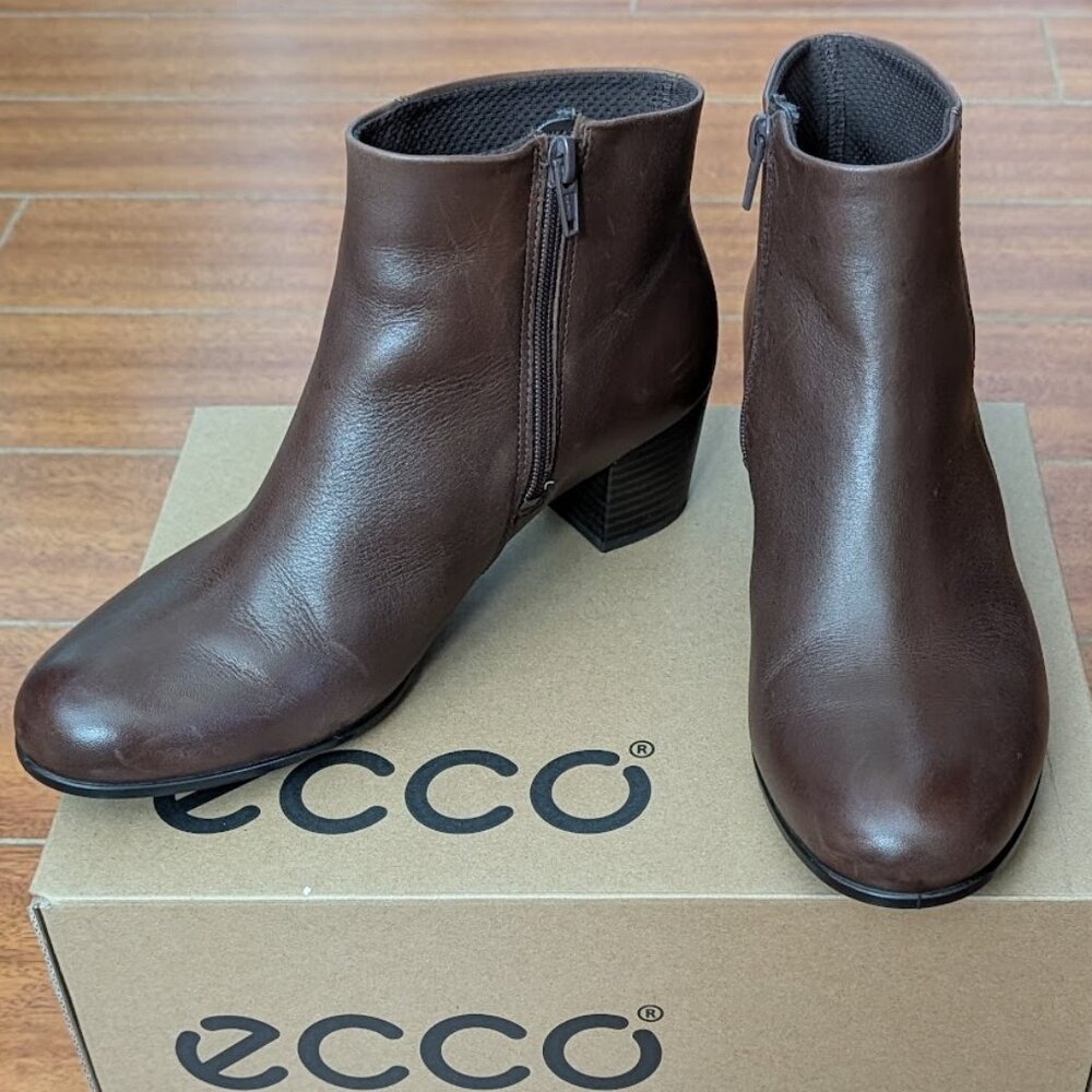 Ecco Shape Low Zip Bootie
